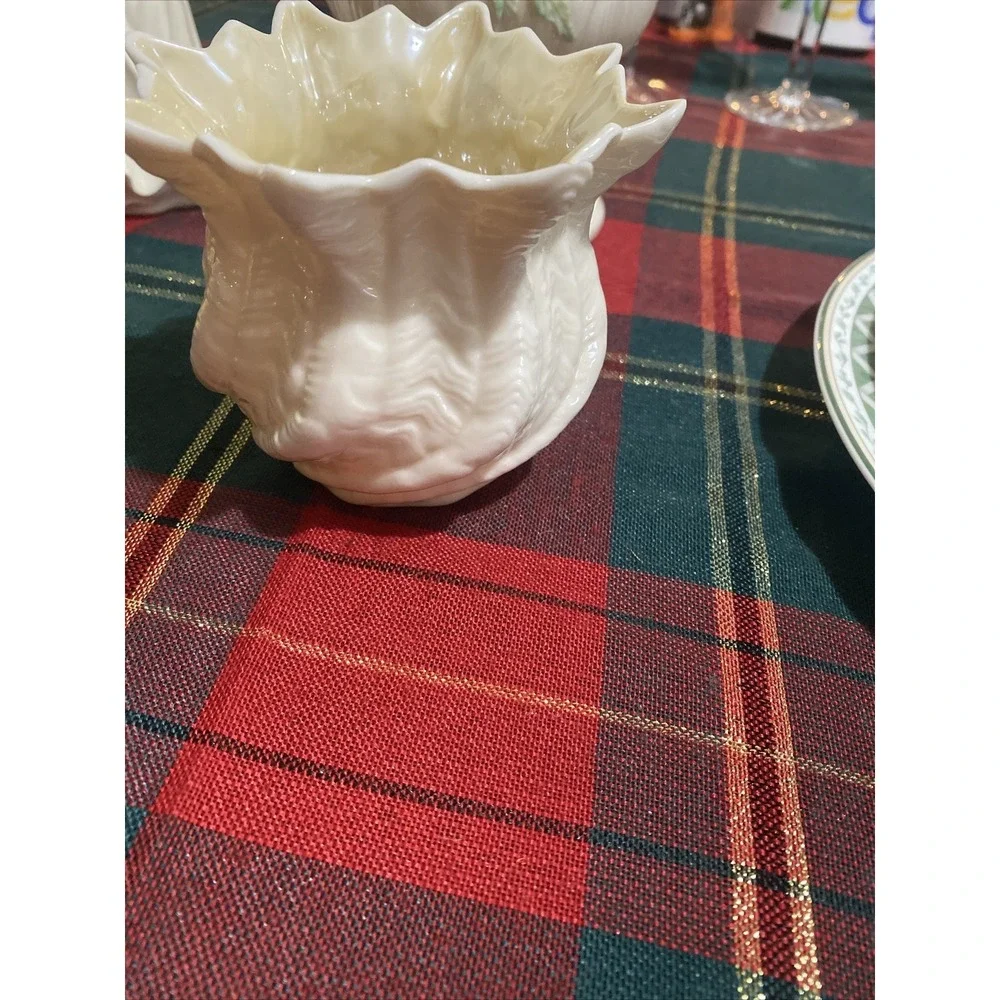 Belleek Ivory Yellow Lustre Finish Swirled Shell Pouch Vase Pot Bowl (5th Mark)‎